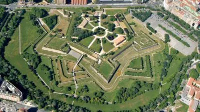 Plaza Felisa - A privileged life in Pamplona