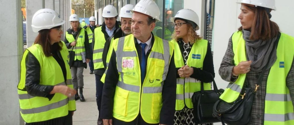 María Xosé Caride y Abel Caballero durante su visita a las obras en Tomás Alonso.