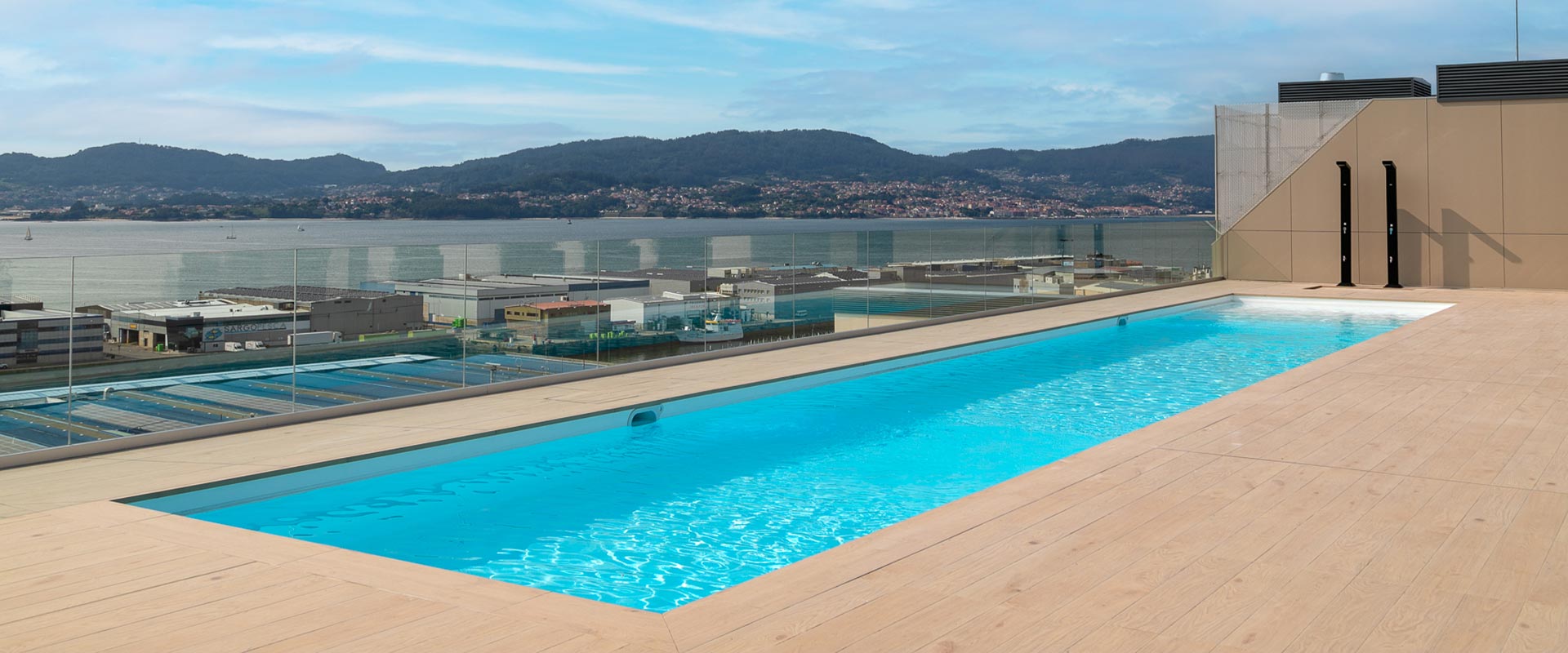Piscina de la promoción Jacinto Benavente.