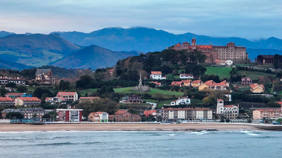 Comillas.