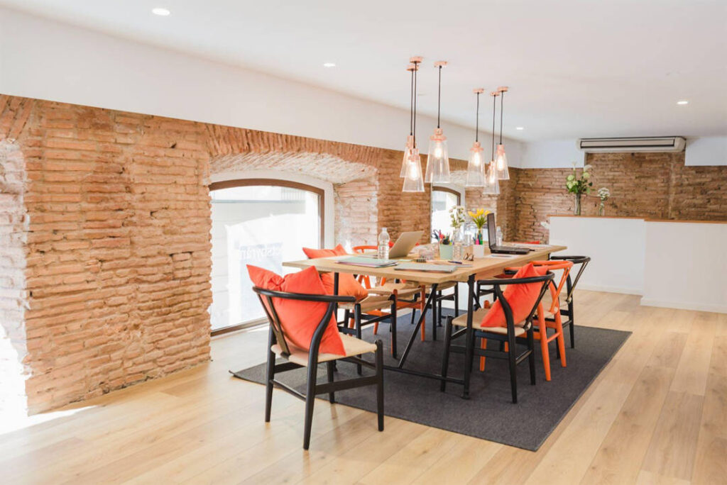 Diseño vanguardista en un cambio de uso de local a vivienda.